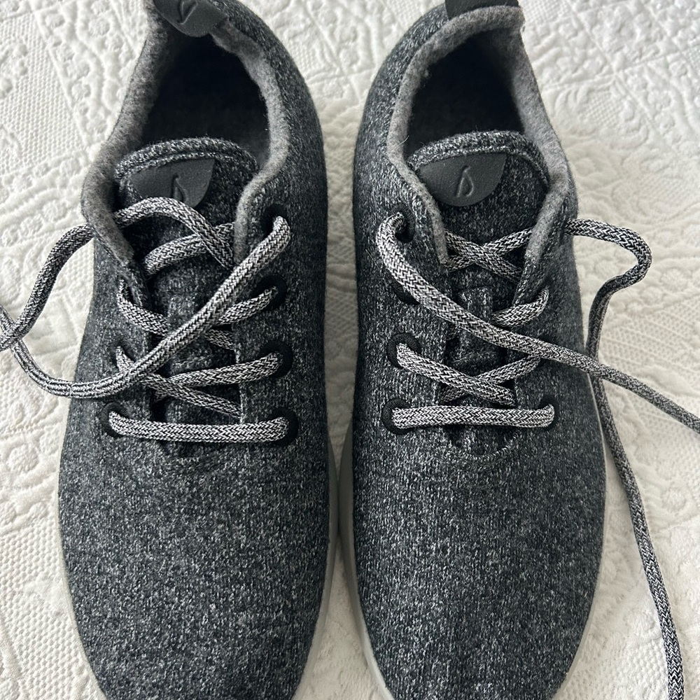 Allbirds Gray Sneakers Cozy Wool-Like Fabric Low-Top Design